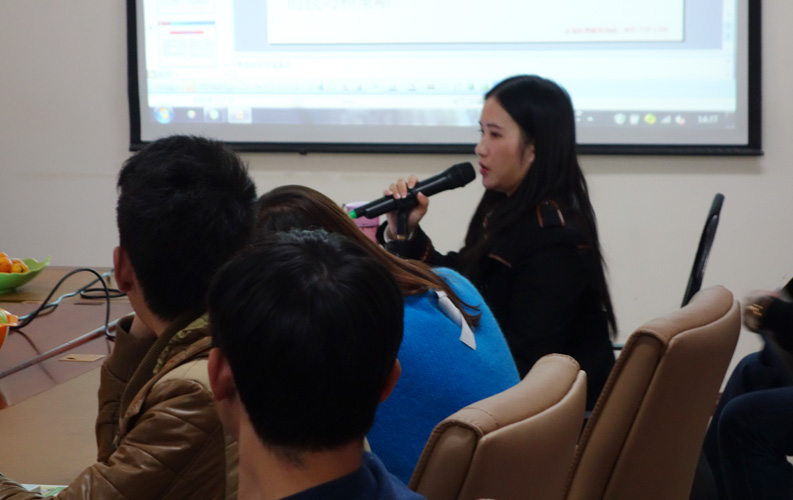 昆明天度網(wǎng)絡(luò)公司從2013年開始籌備新媒體營銷公益講座和老客戶網(wǎng)絡(luò)營銷沙龍，我們邀請了國內(nèi)網(wǎng)絡(luò)營銷和移動互聯(lián)網(wǎng)營銷專家親臨公司，為保證培訓(xùn)質(zhì)量和溝通效果，我們每次只邀請20-30家老客戶參加（全免費(fèi)），我們將秉承全公益、全免費(fèi)、不推銷任何產(chǎn)品和服務(wù)、只講干貨等原則，為新老客戶創(chuàng)造更多價值。